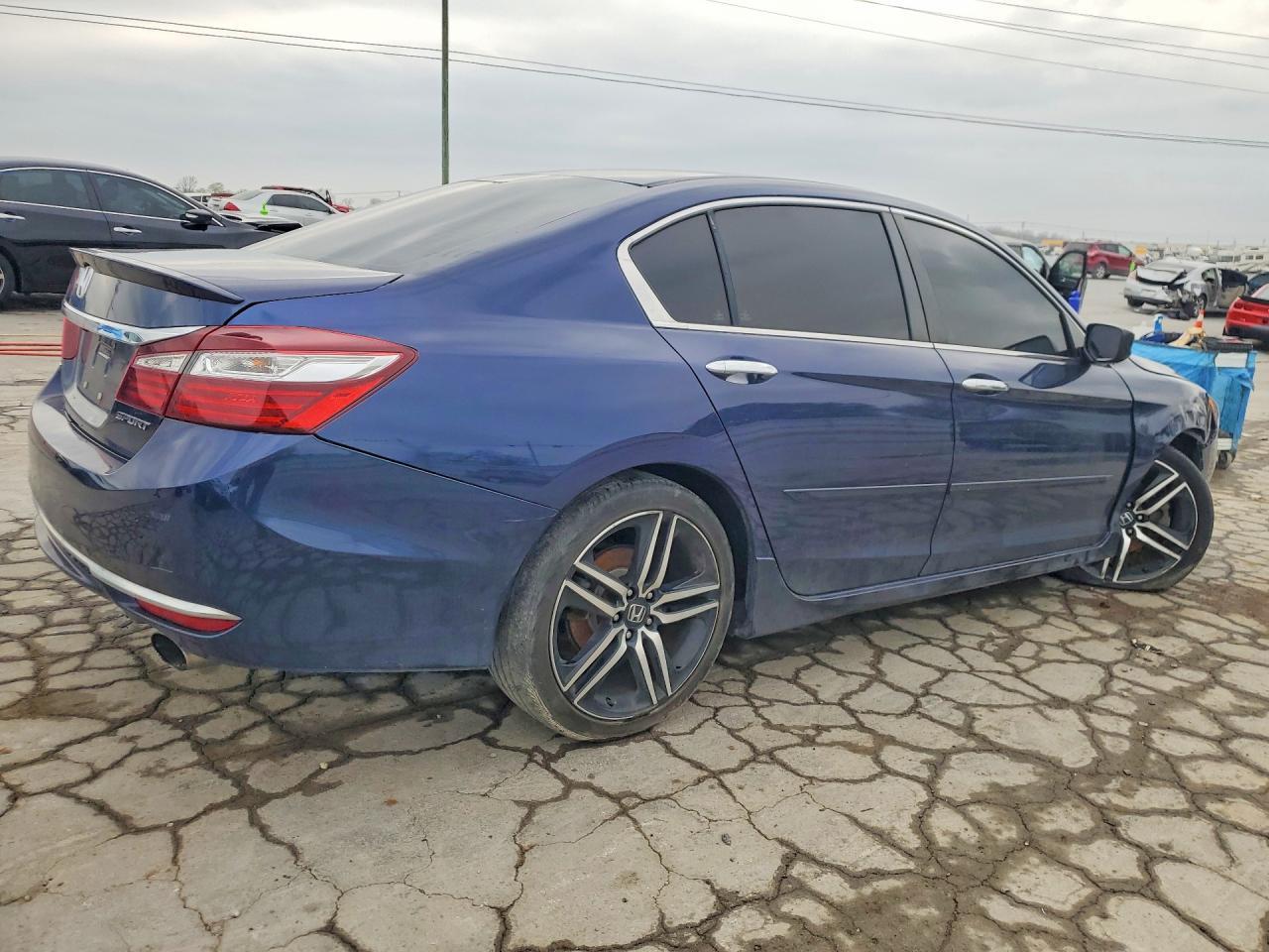 2016 Honda Accord Sport - Image 3