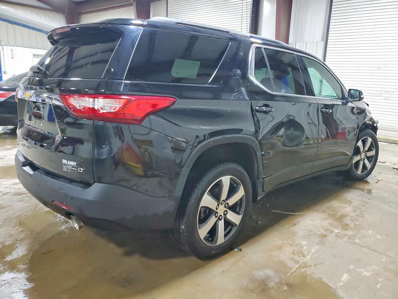 2021 Chevrolet Traverse Lt - Image 3
