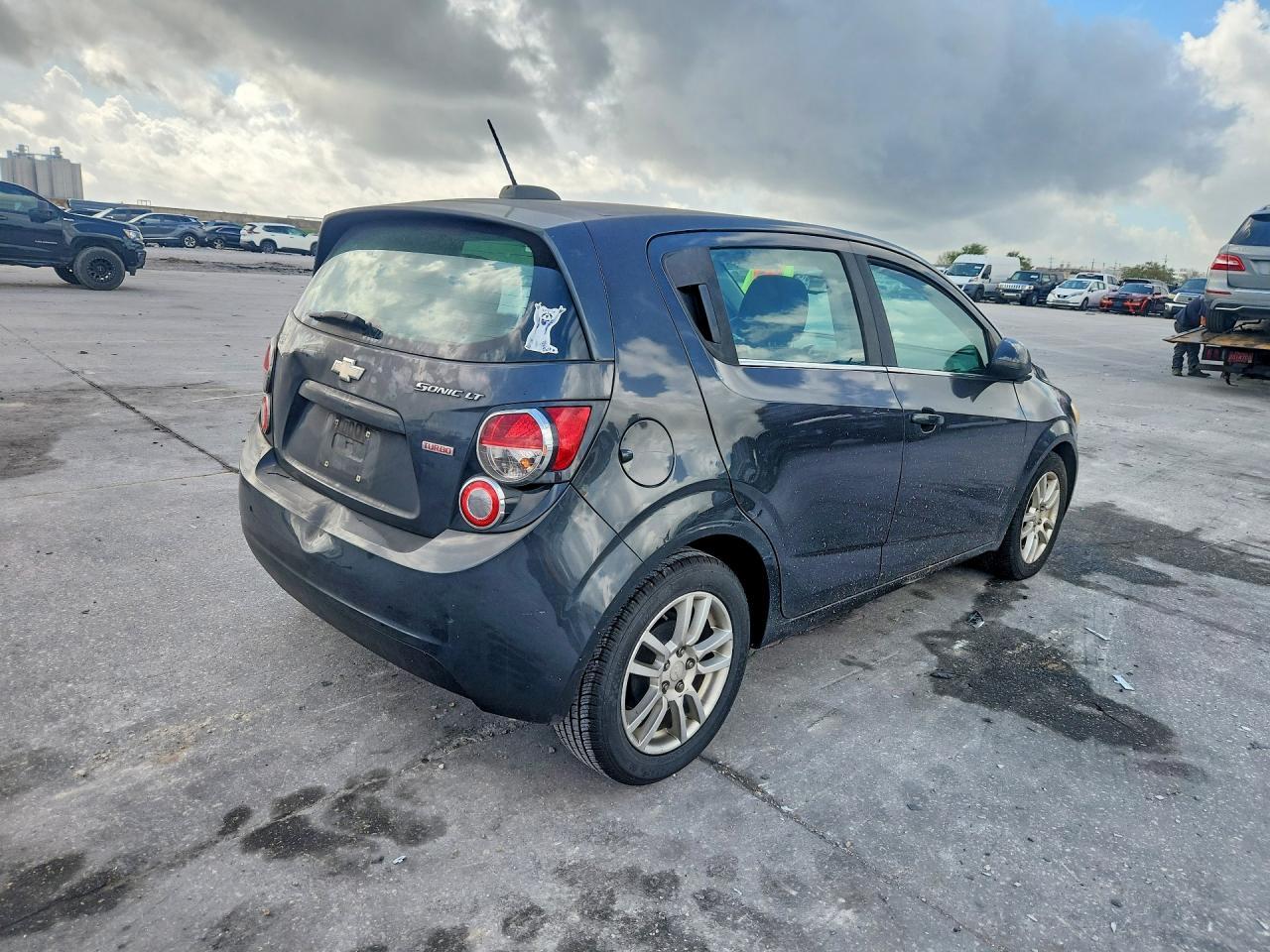 2015 Chevrolet Sonic Lt - Фото 3