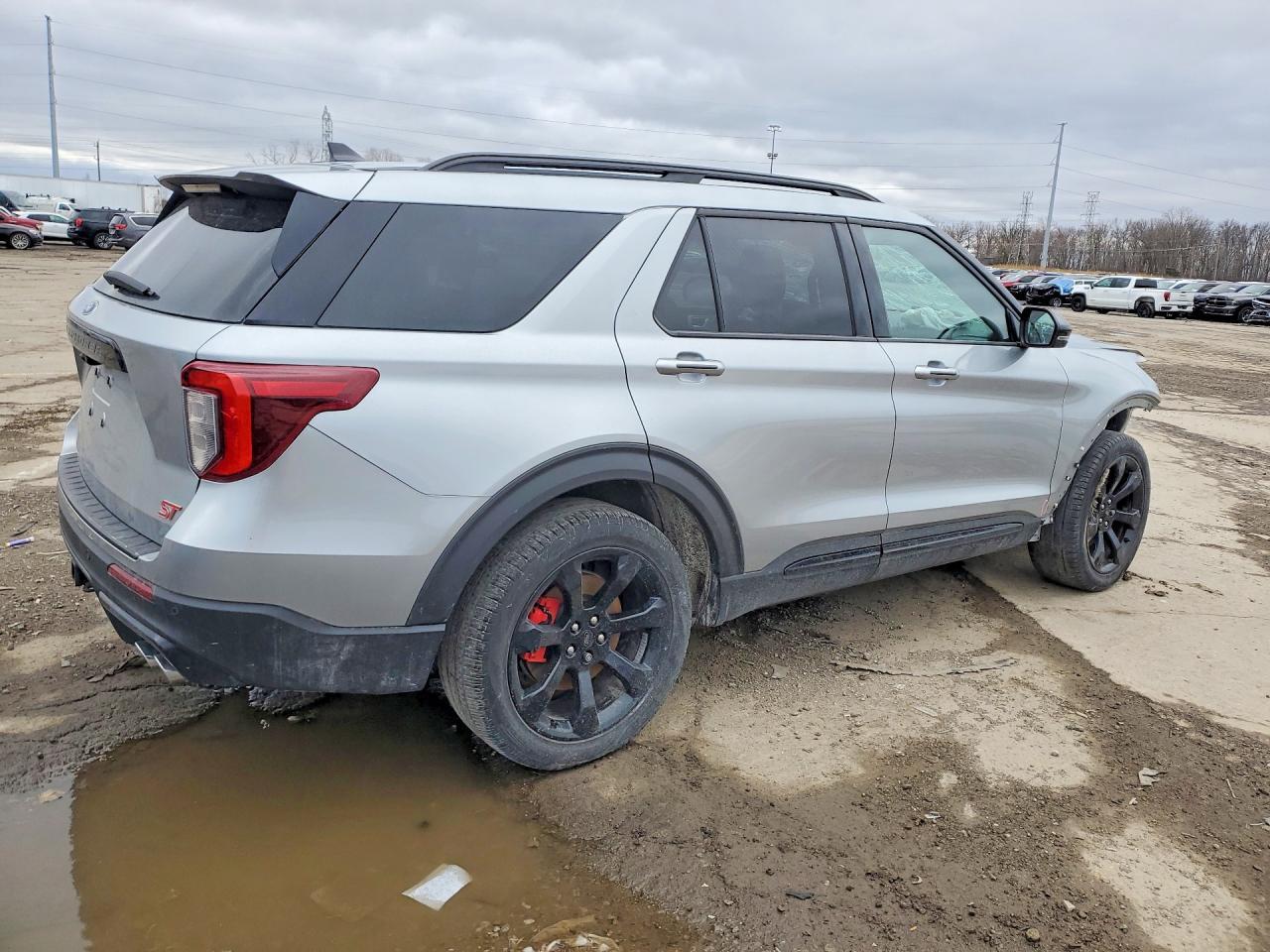 2023 Ford Explorer St - Image 3