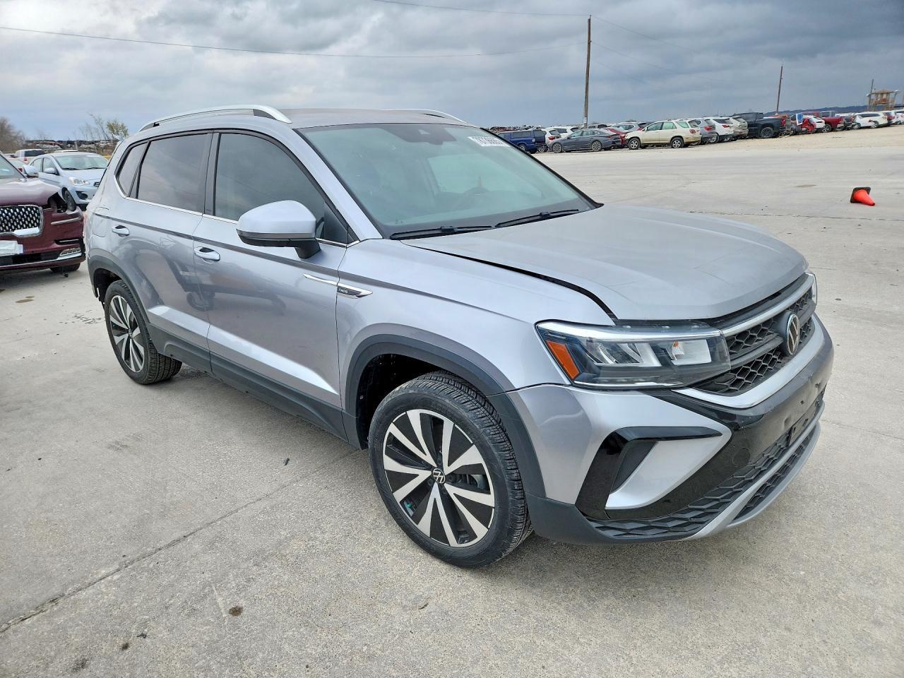 2023 Volkswagen Taos Se - Фото 4