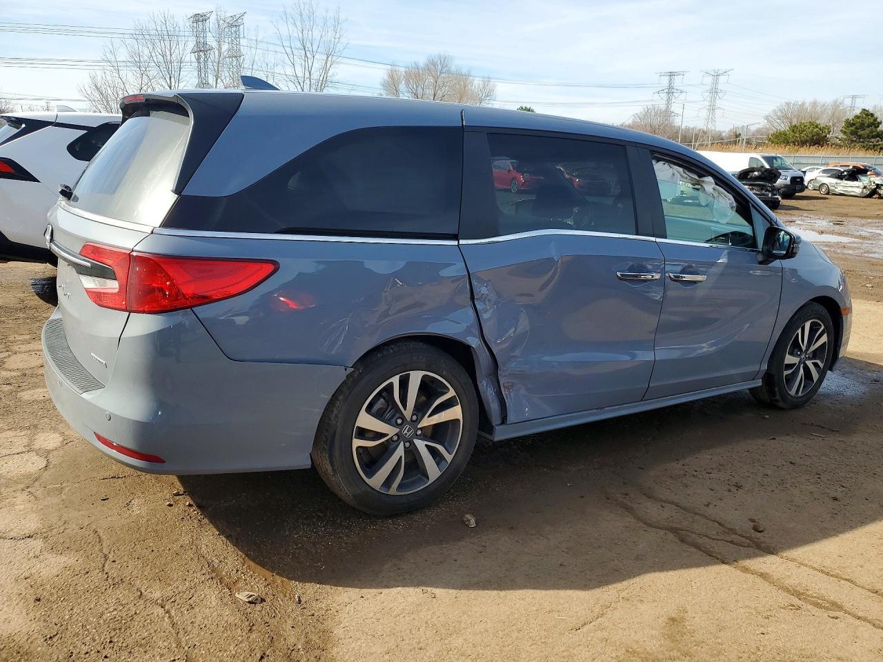 2023 Honda Odyssey Touring - Фото 3