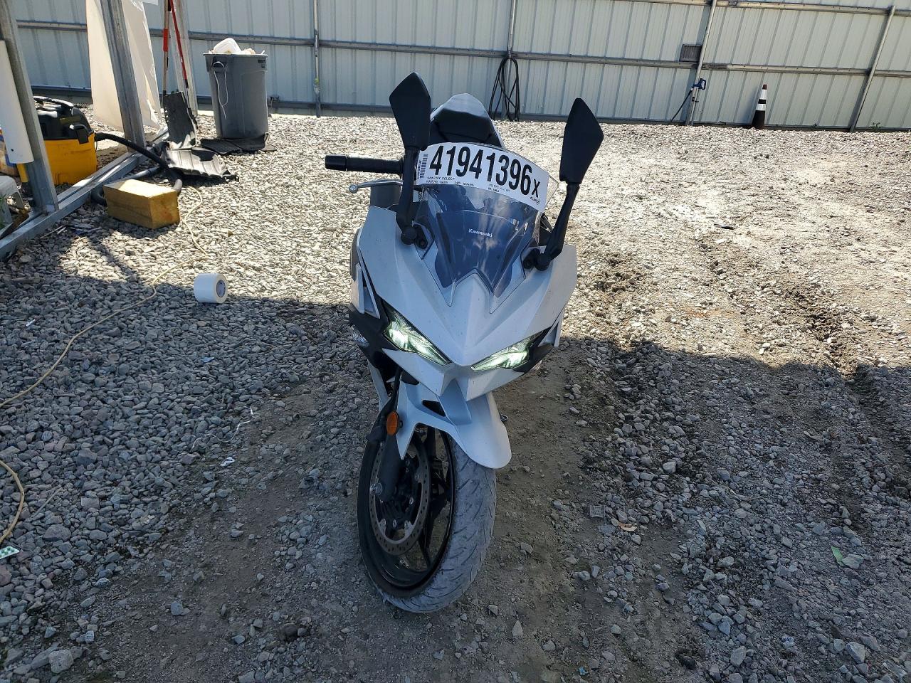 2025 Kawasaki Ex500 H - Фото 2