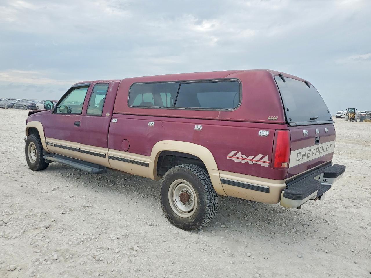1993 Chevrolet Gmt-400 K2500 - Image 2