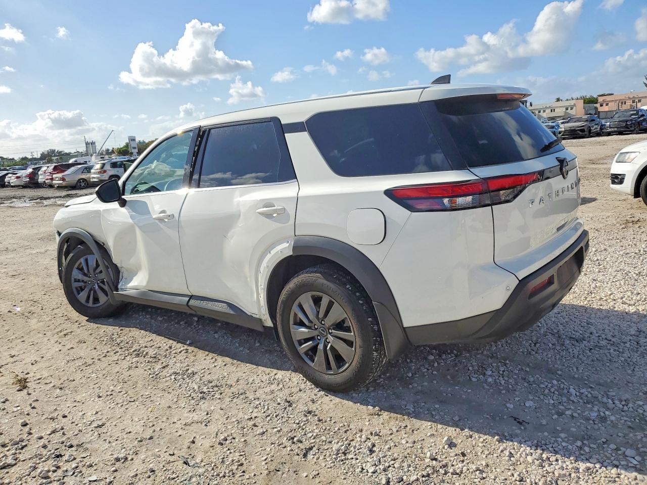 2024 Nissan Pathfinder S - Фото 2