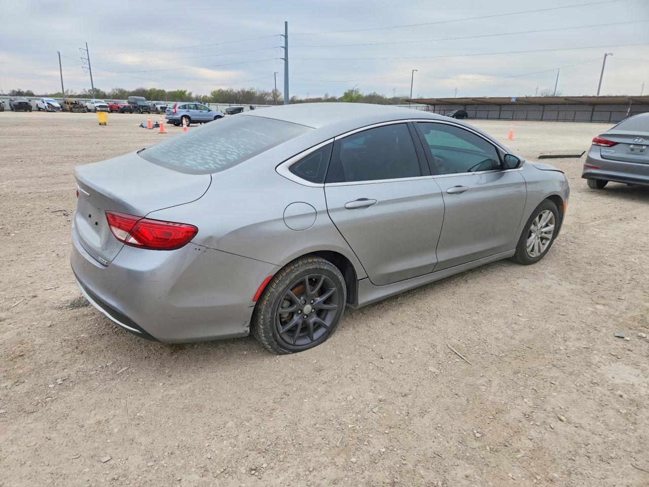 2016 Chrysler 200 Limited - Фото 3
