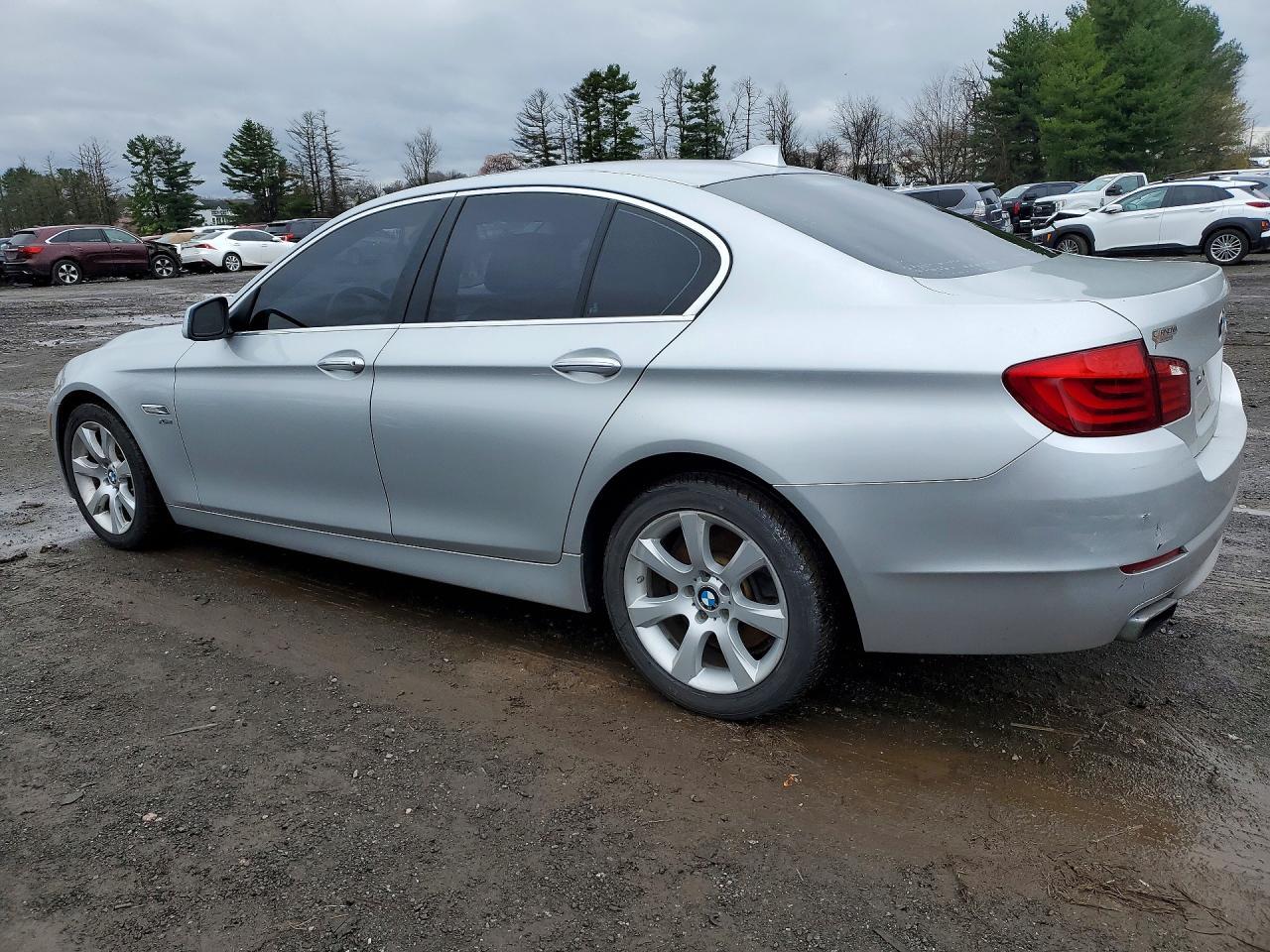 2011 BMW 550 Xi - Фото 2