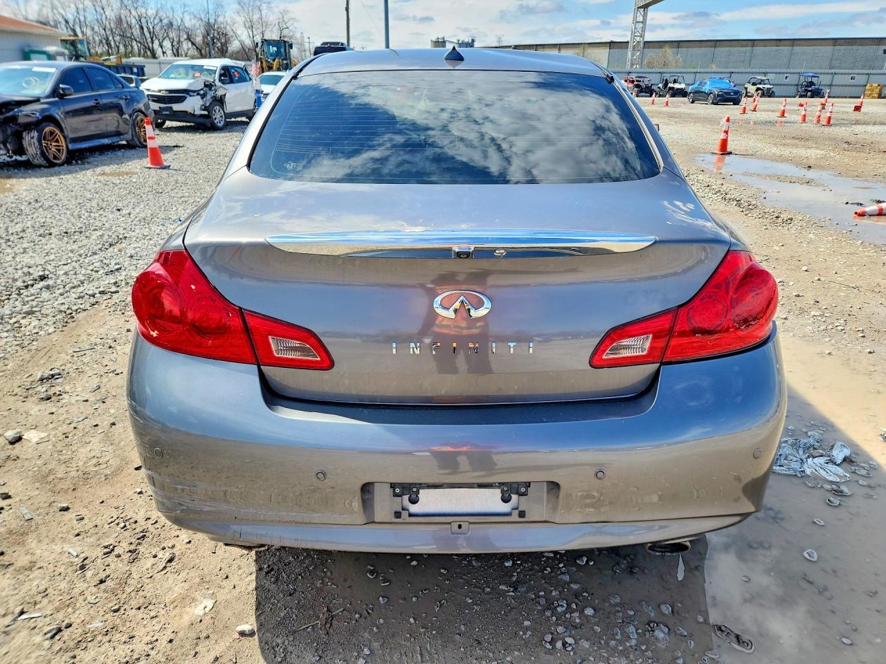 2013 Infiniti G37 Sedan X - Image 6