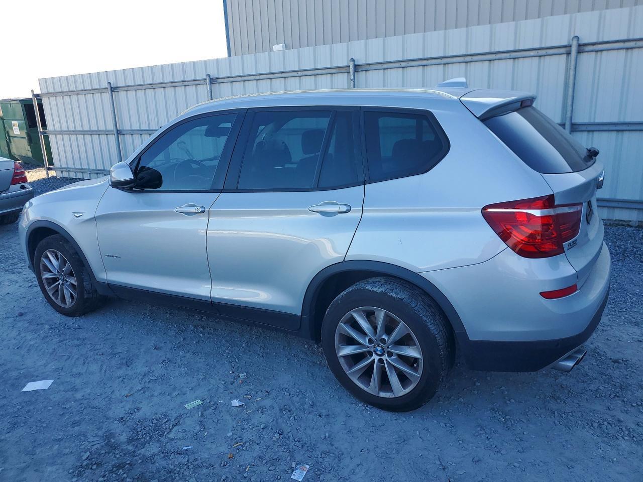 2017 BMW X3 Sdrive28I - Фото 2