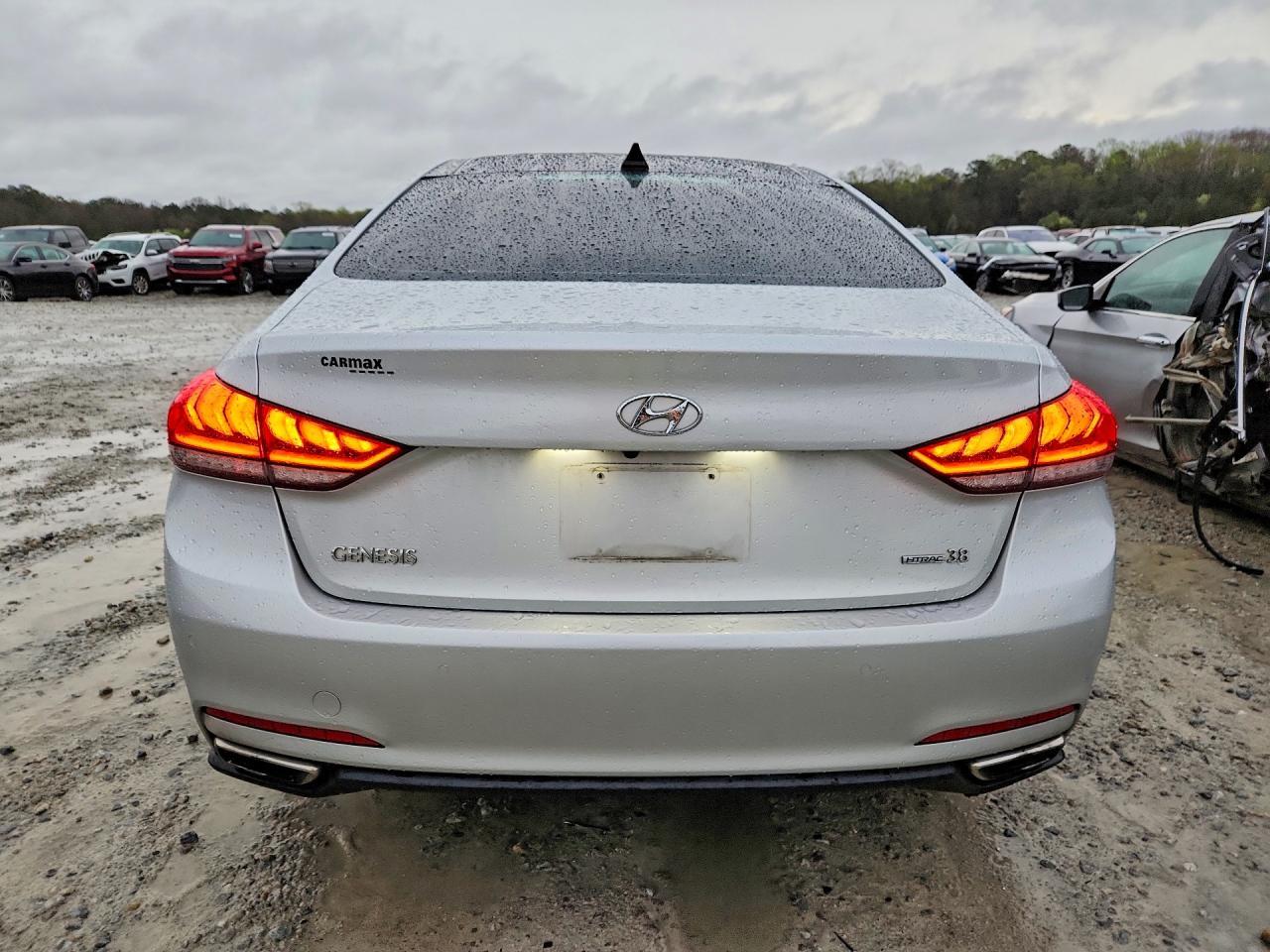 2015 Hyundai Genesis 3.8L - Фото 6