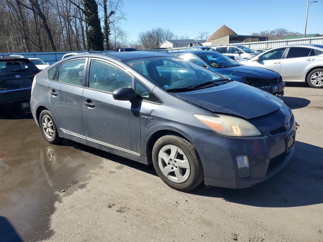 2011 Toyota Prius Two - Image 4