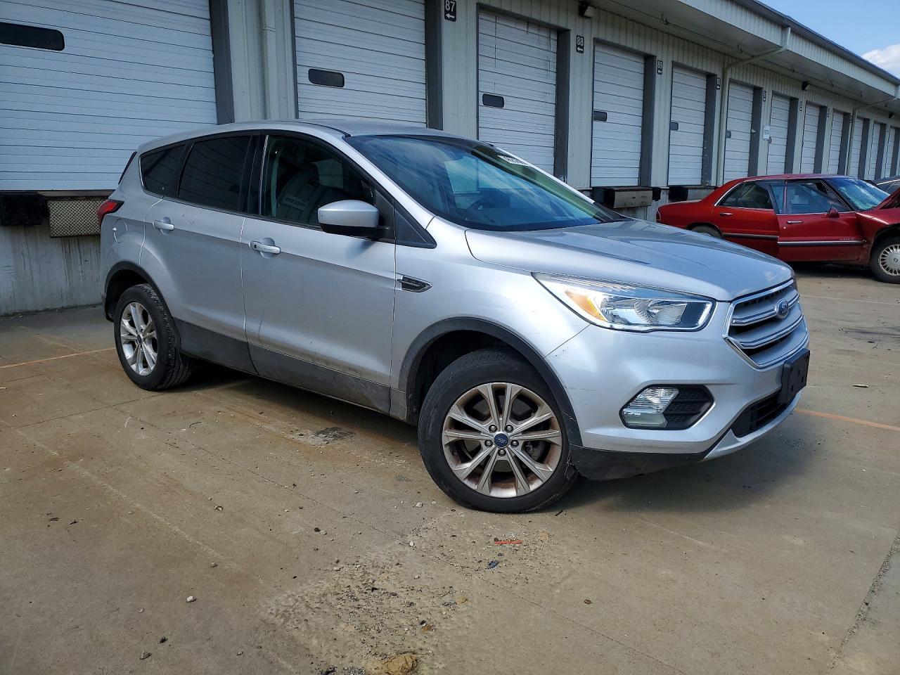 2019 Ford Escape Se - Фото 4