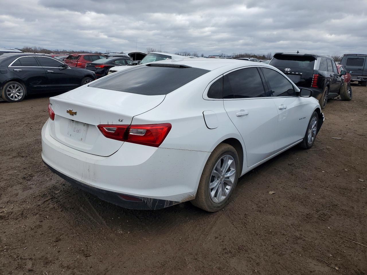 2023 Chevrolet Malibu Lt - Фото 3