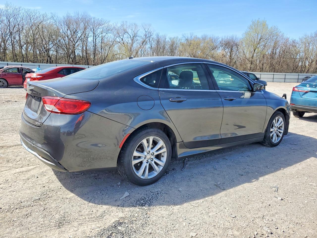 2015 Chrysler 200 Limited - Фото 3