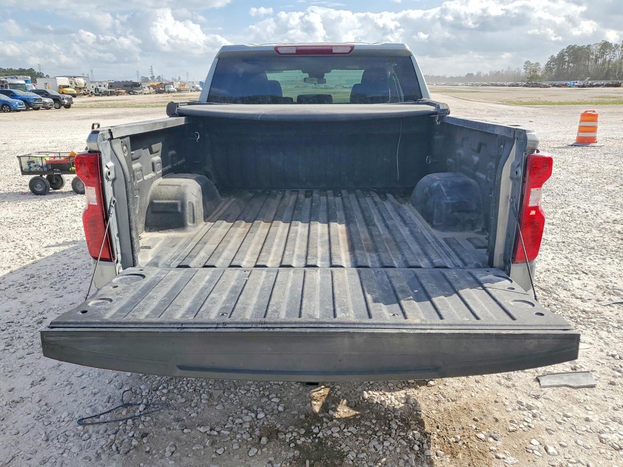 2023 Chevrolet Silverado K1500 - Фото 6