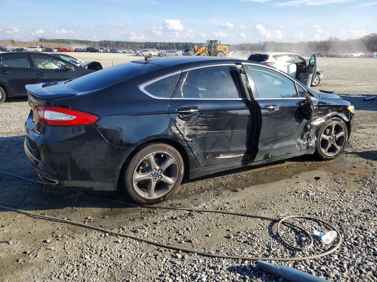 2016 Ford Fusion Titanium - Image 3