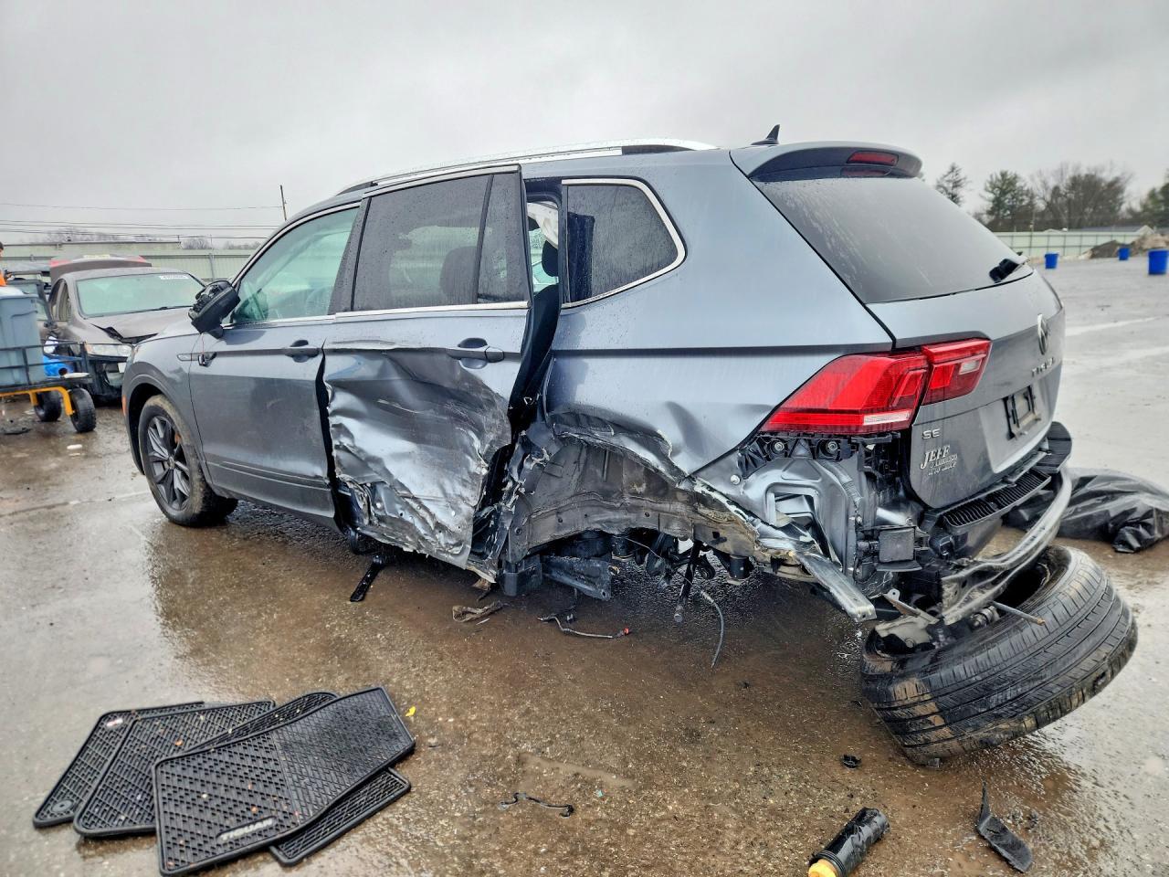 2023 Volkswagen Tiguan Se - Фото 2