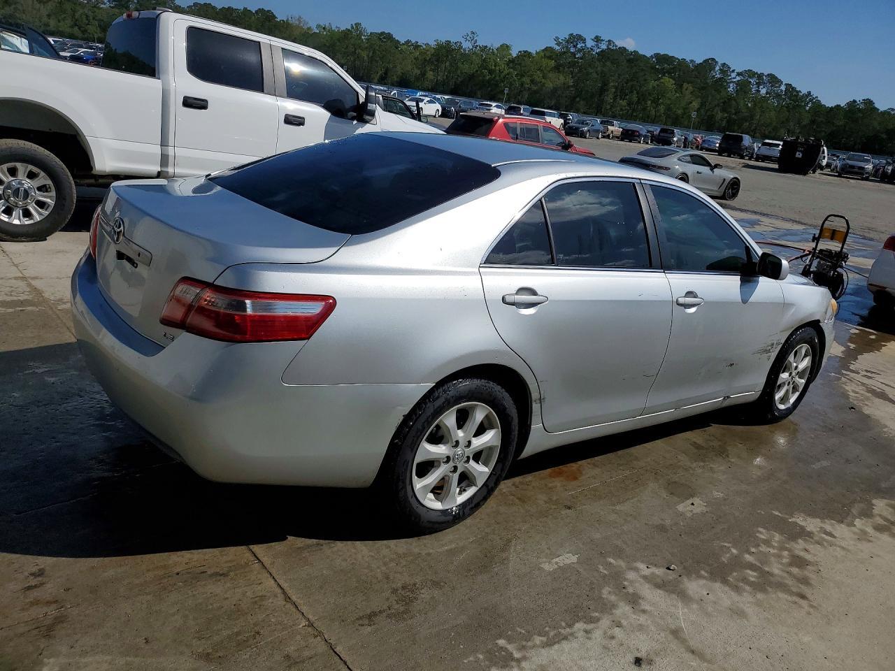 2007 Toyota Camry Le - Фото 3