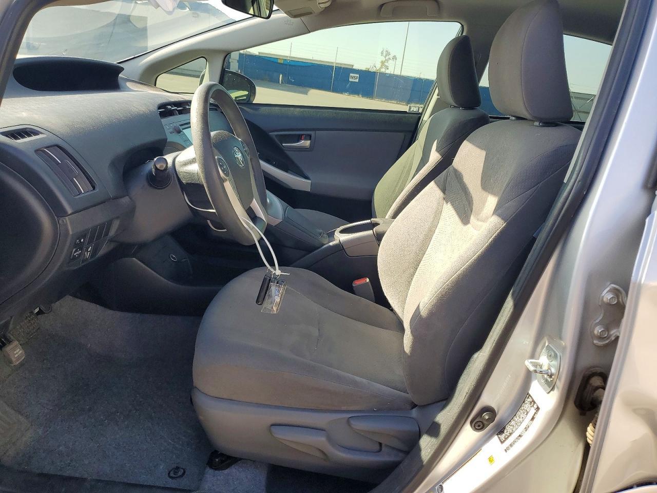2015 Toyota Prius Two - Image 7