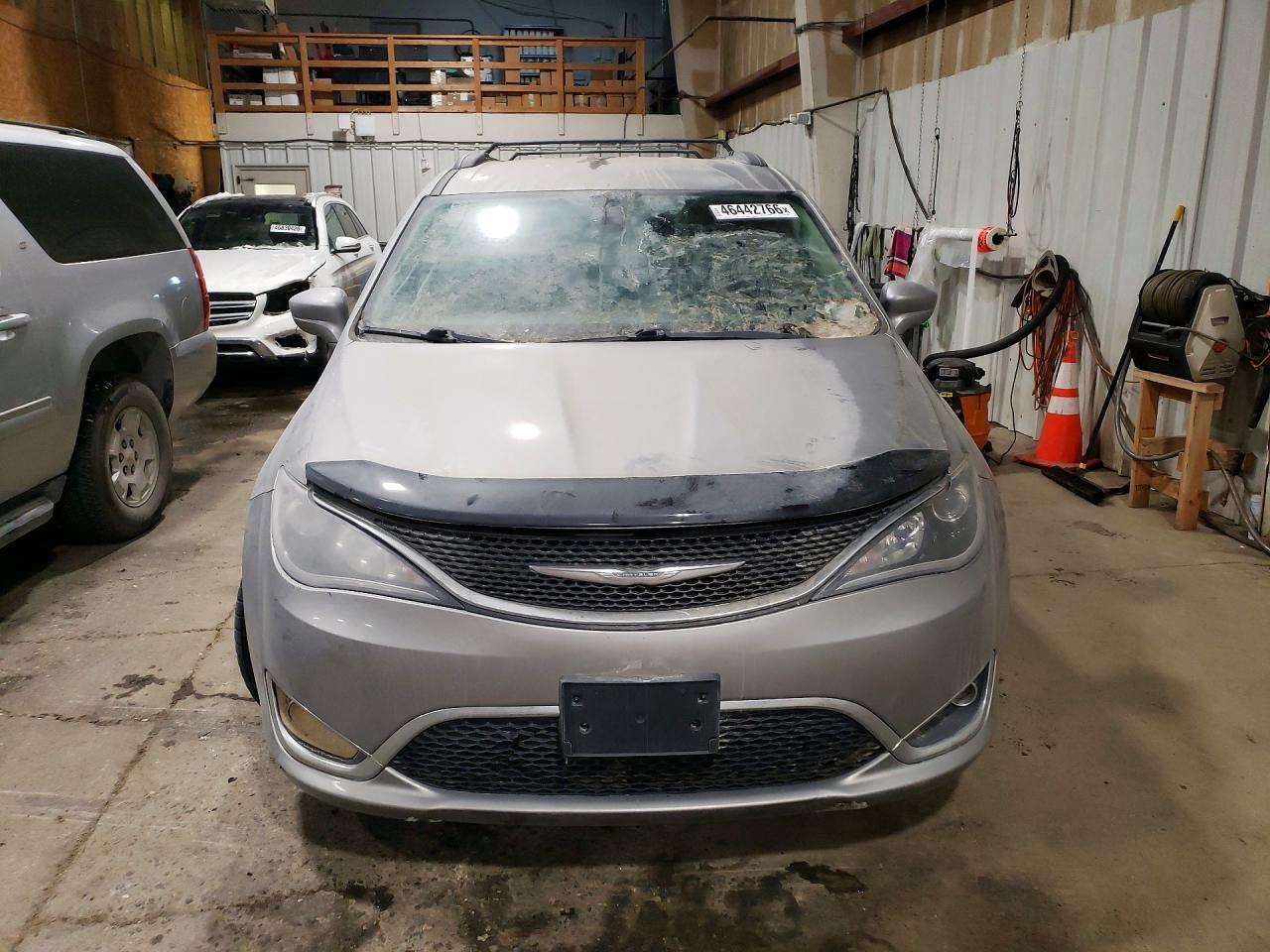 2017 Chrysler Pacifica Touring L - Фото 5