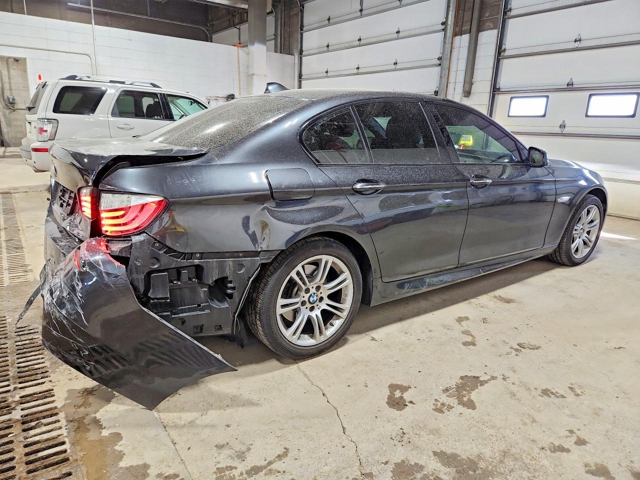 2013 BMW 528 Xi - Image 3