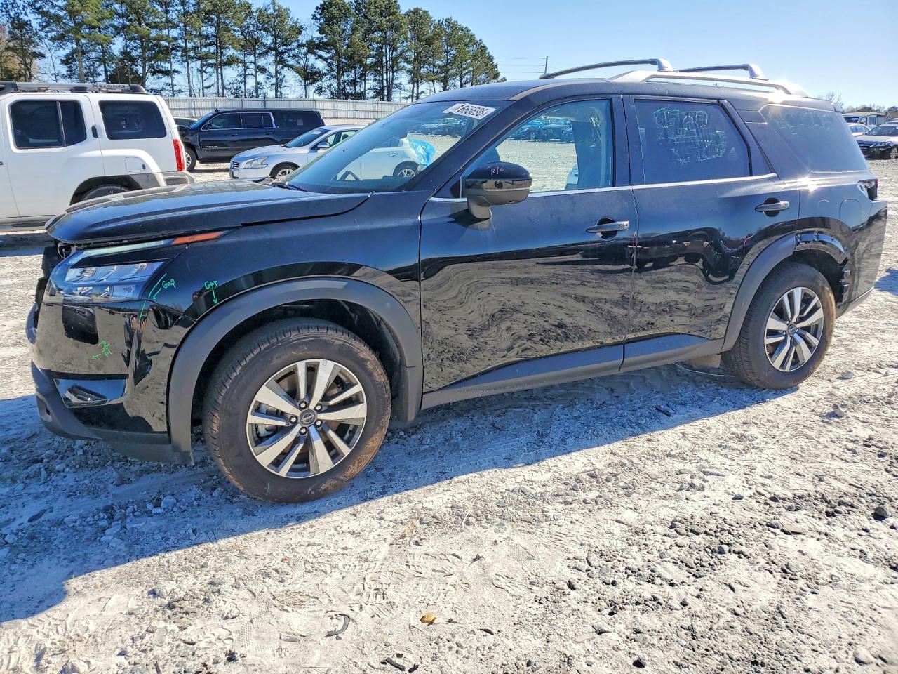 2025 Nissan Pathfinder Sl