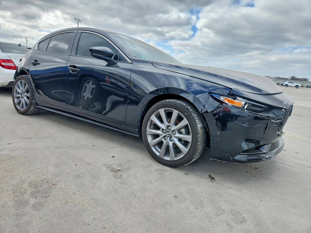 2025 Mazda 3 Preferred - Image 4