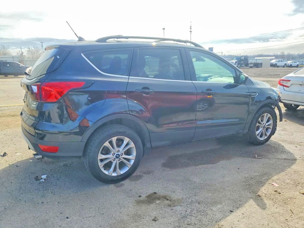 2019 Ford Escape Se - Фото 3