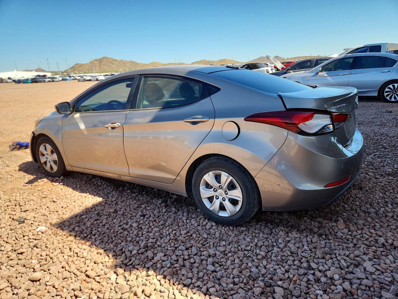 2016 Hyundai Elantra Se - Image 2