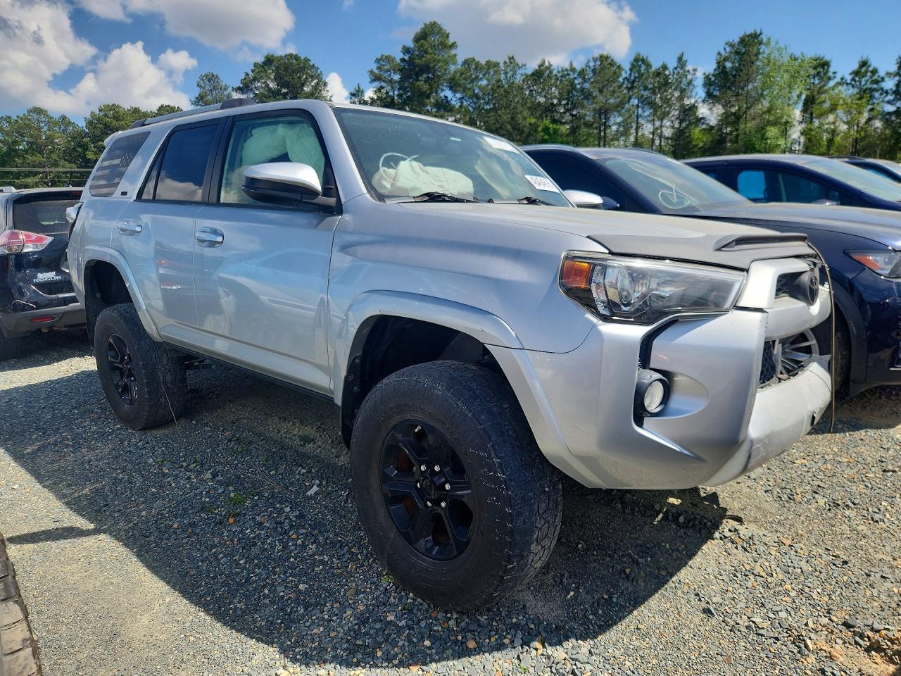 2017 Toyota 4Runner Sr5/Sr5 Premium - Image 4