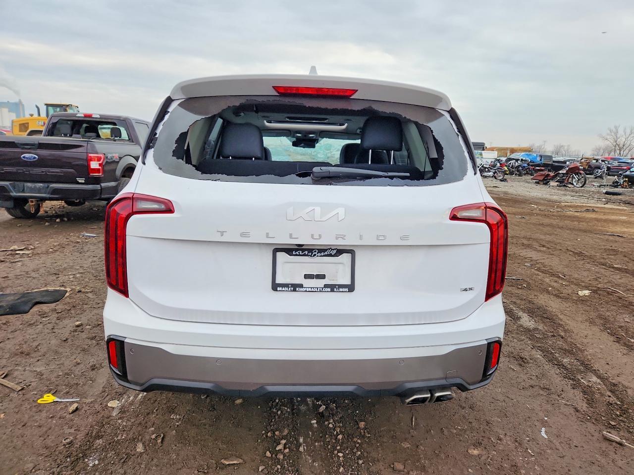 2025 Kia Telluride S - Image 6