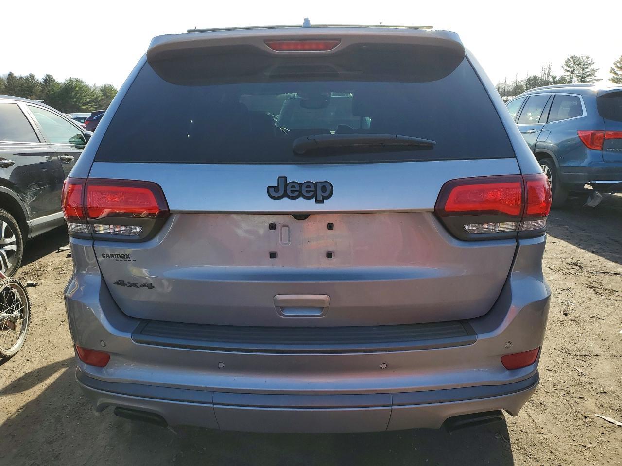 2020 Jeep Grand Cherokee Overland - Image 6