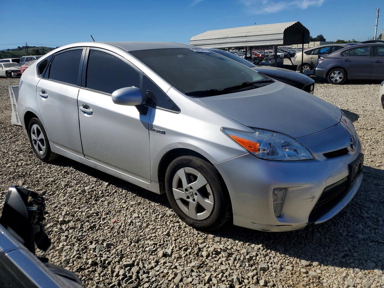 2015 Toyota Prius Two - Image 4