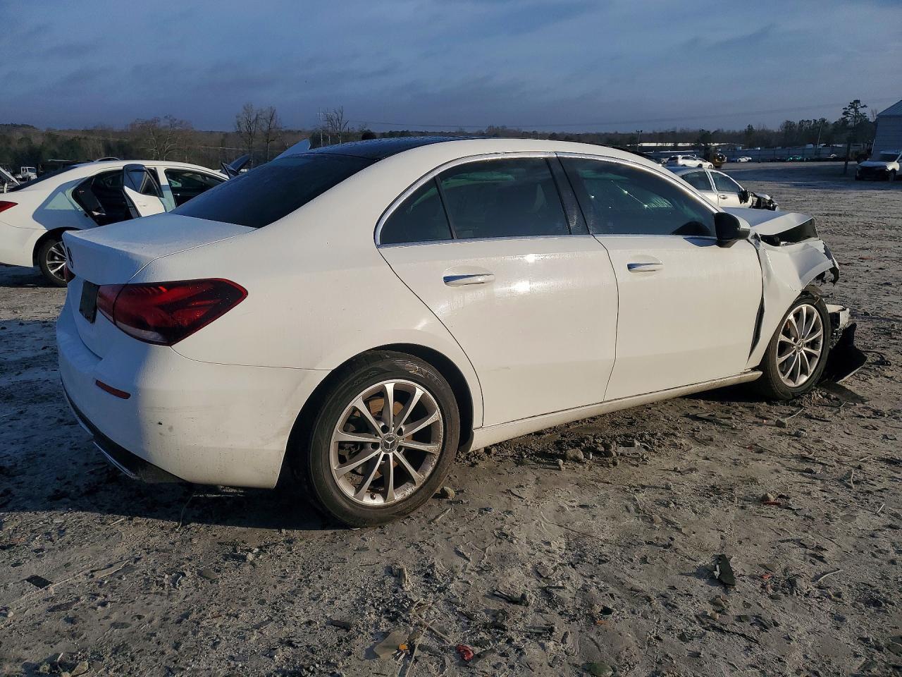 2020 Mercedes-Benz A 220 - Фото 3