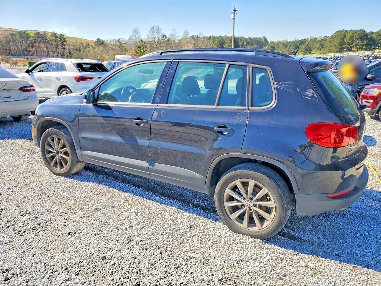 2018 Volkswagen Tiguan Limited - Image 2