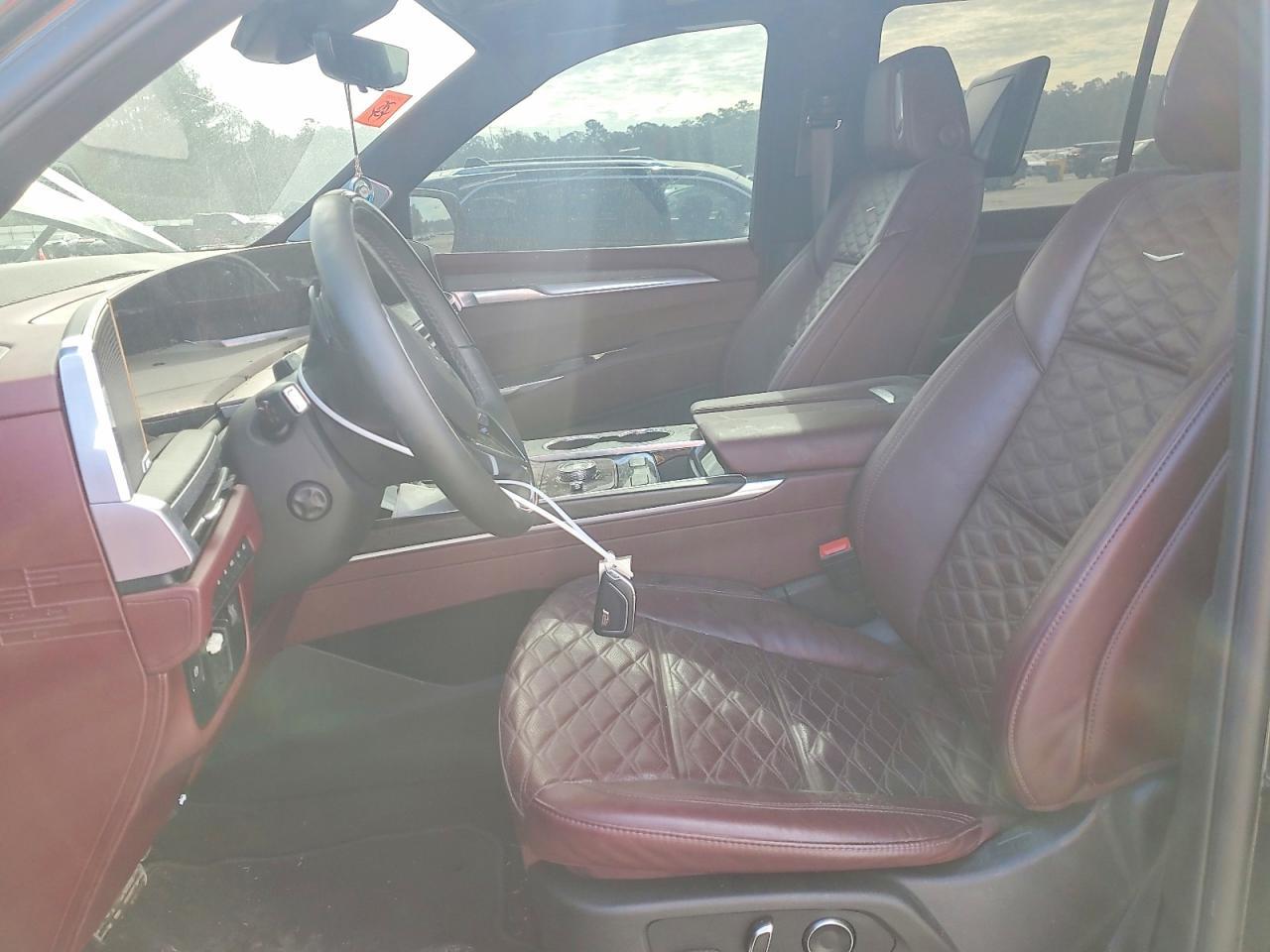 2025 Cadillac Escalade Sport - Image 7