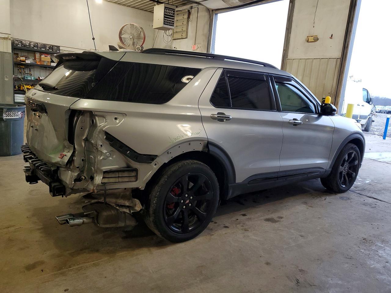 2021 Ford Explorer St - Фото 3