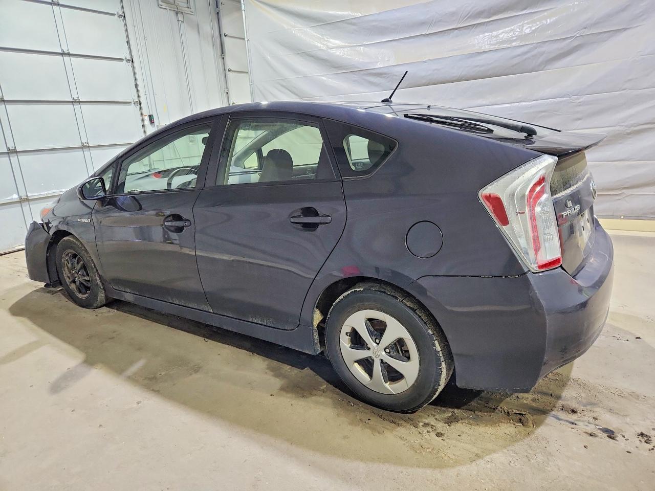 2014 Toyota Prius Two - Фото 2