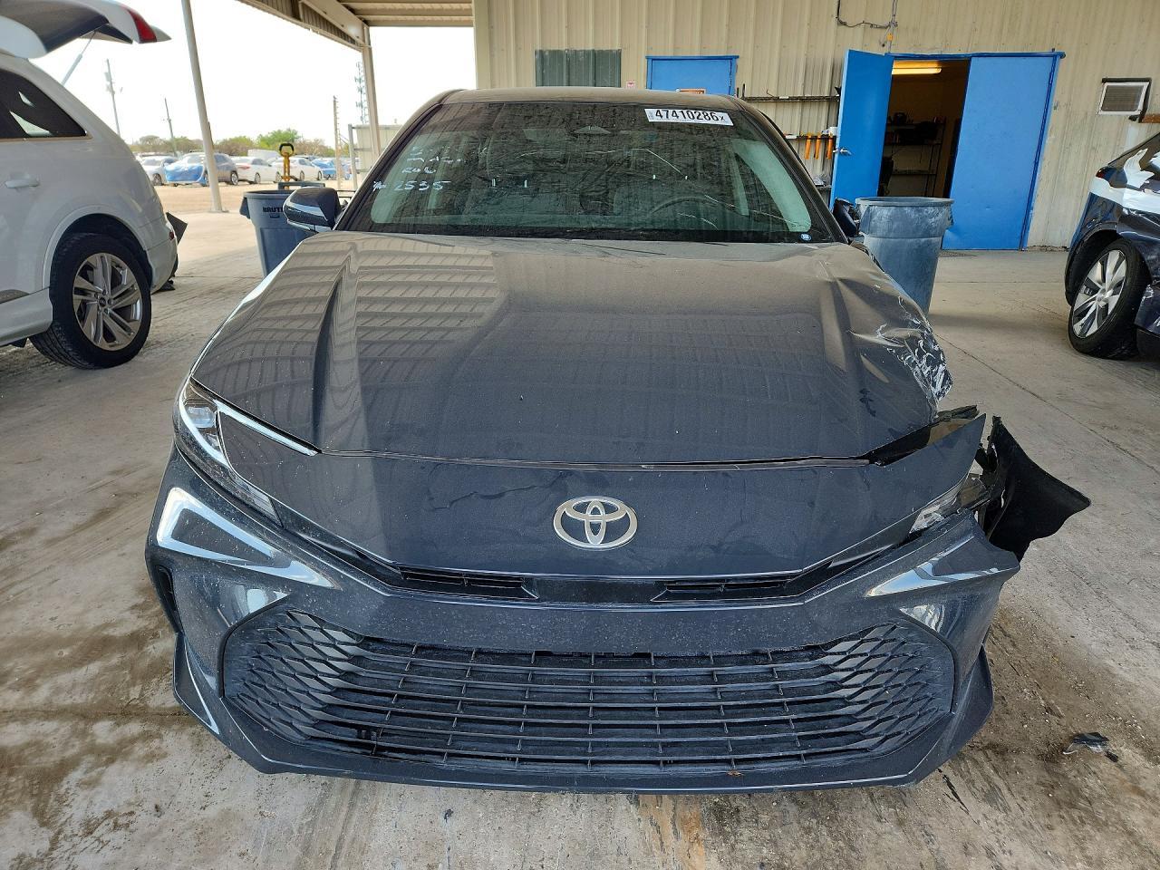 2025 Toyota Camry Le - Image 5