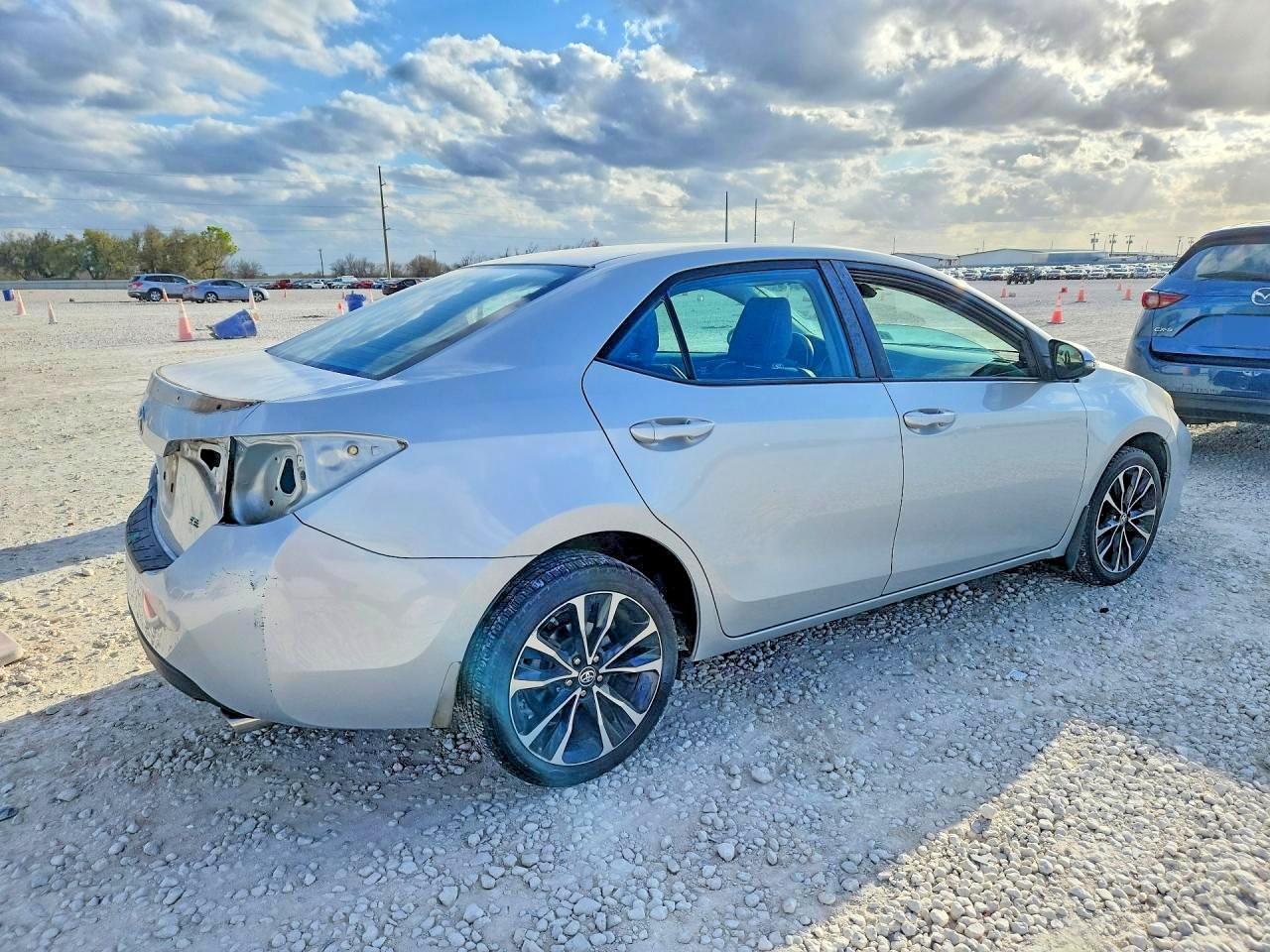 2019 Toyota Corolla Se - Фото 3