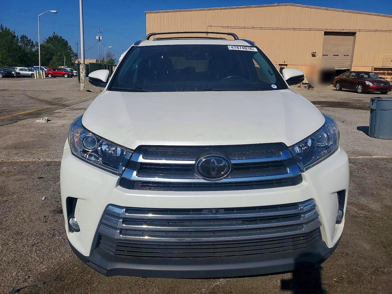 2018 Toyota Highlander Limited Platinum - Image 5