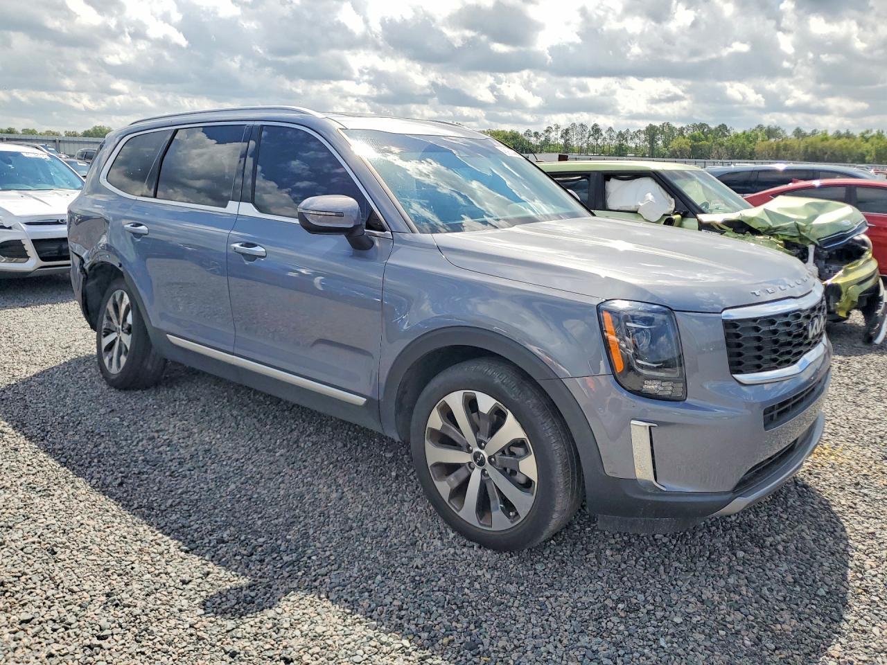 2022 Kia Telluride S - Image 4