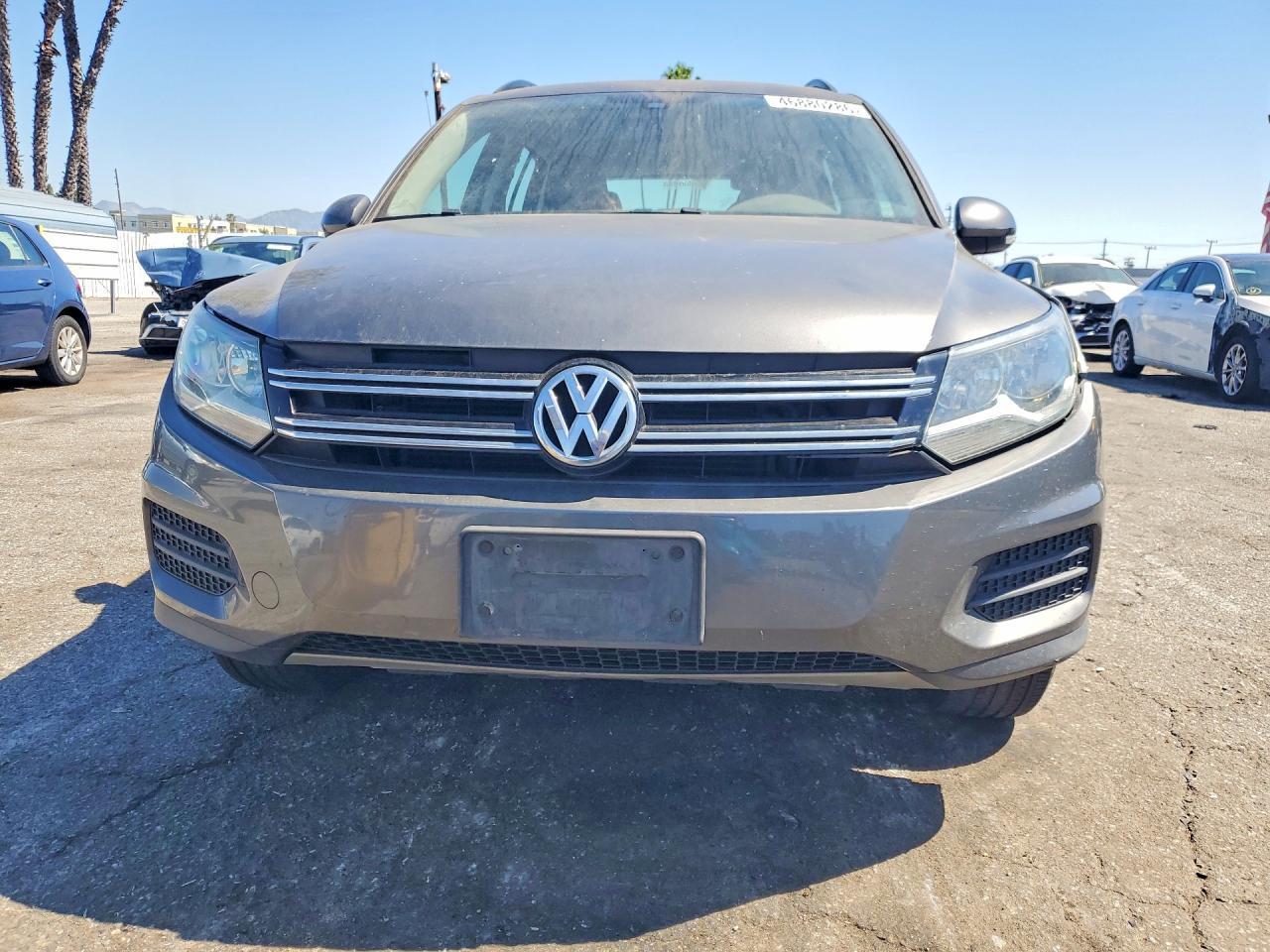 2016 Volkswagen Tiguan S - Image 5