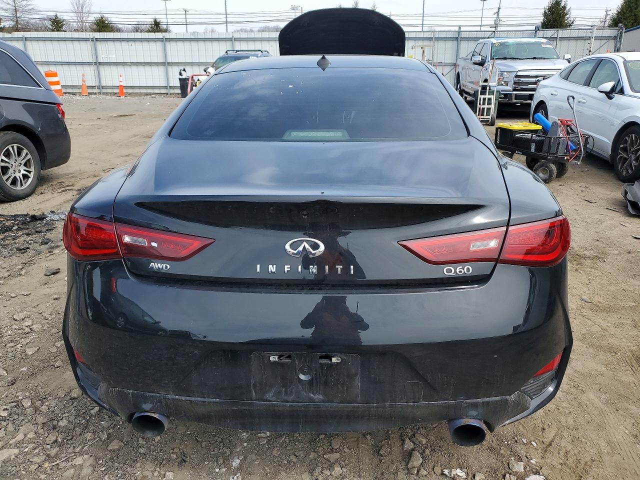 2017 Infiniti Q60 3.0T Premium - Фото 6