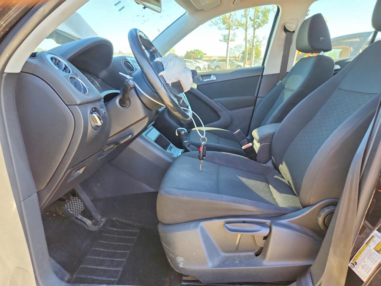 2013 Volkswagen Tiguan S - Фото 7