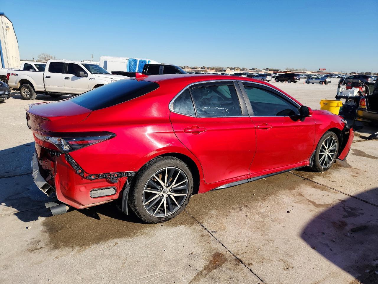 2022 Toyota Camry Se - Фото 3