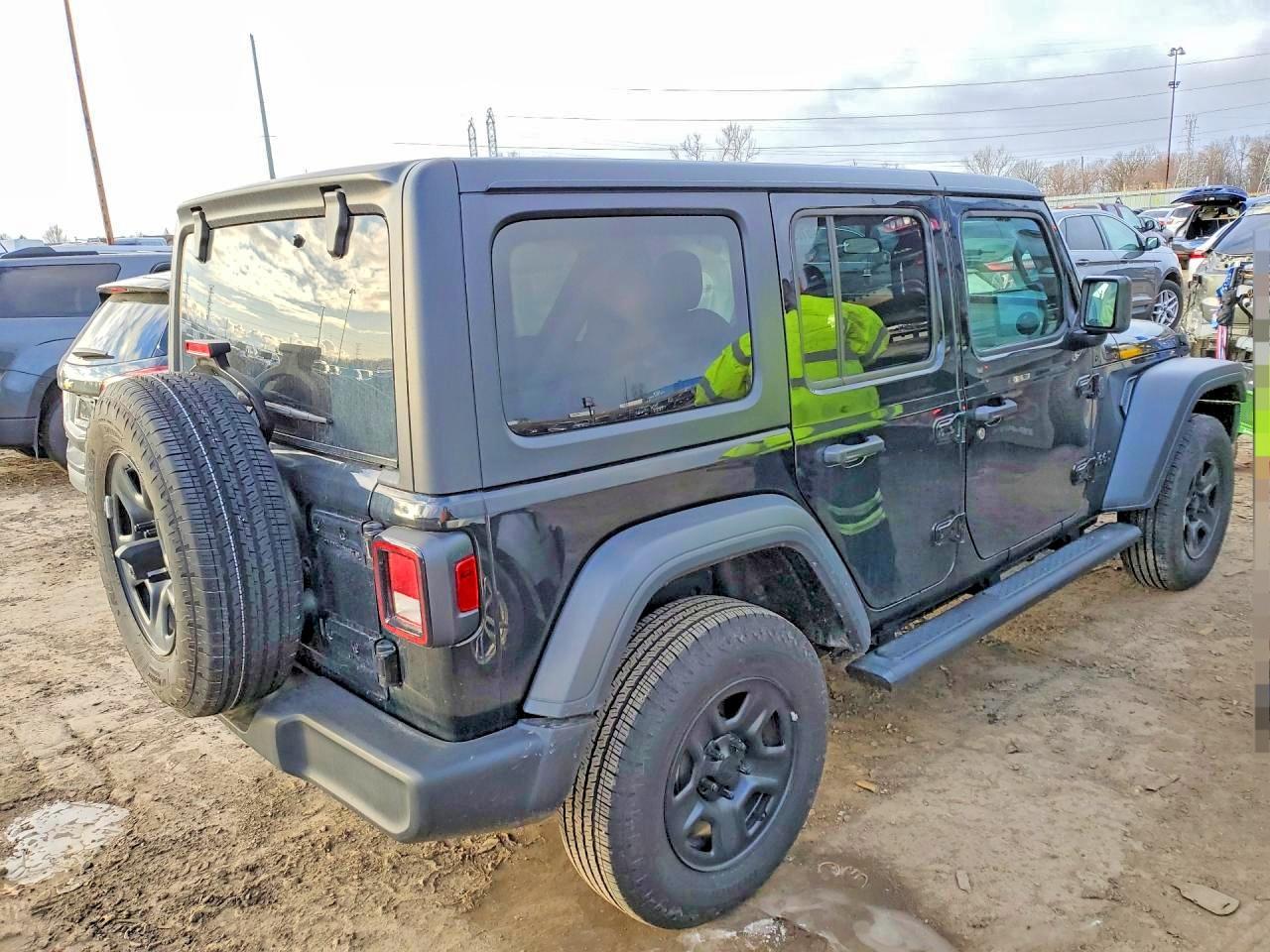 2025 Jeep Wrangler Sport - Фото 3