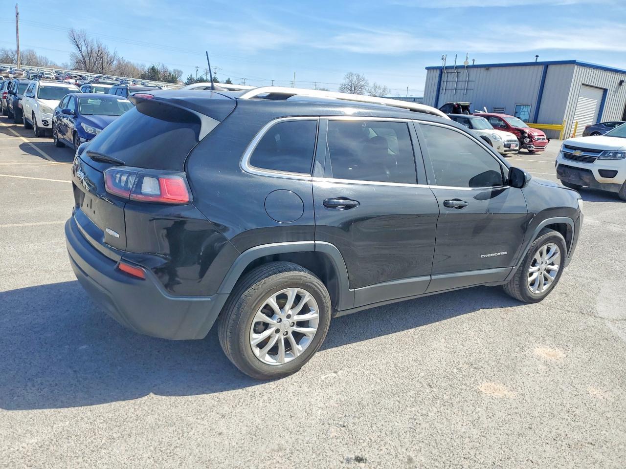 2019 Jeep Cherokee Latitude - Фото 3