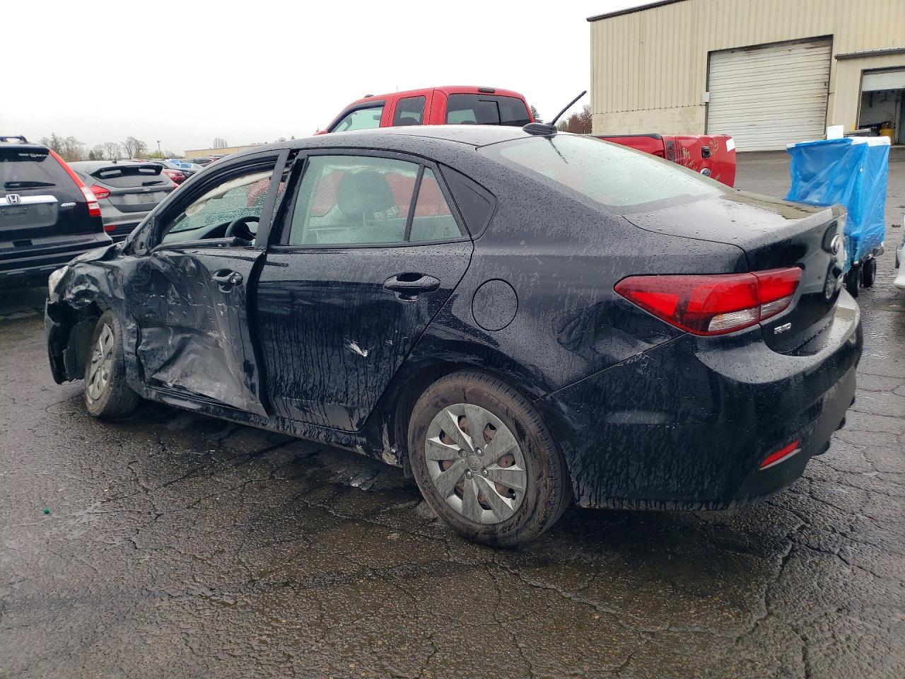 2021 Kia Rio - Фото 2