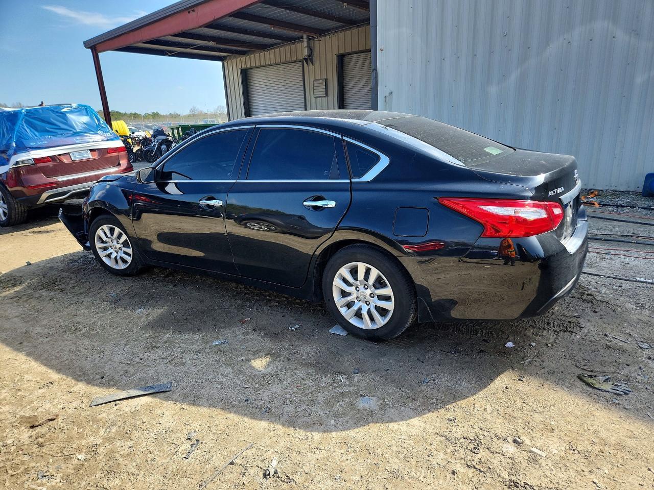 2017 Nissan Altima 2.5 S - Фото 2